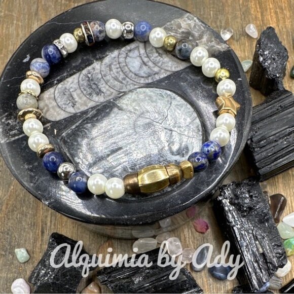 Dainty  beaded handmade unique bracelet - Picture 1 of 1